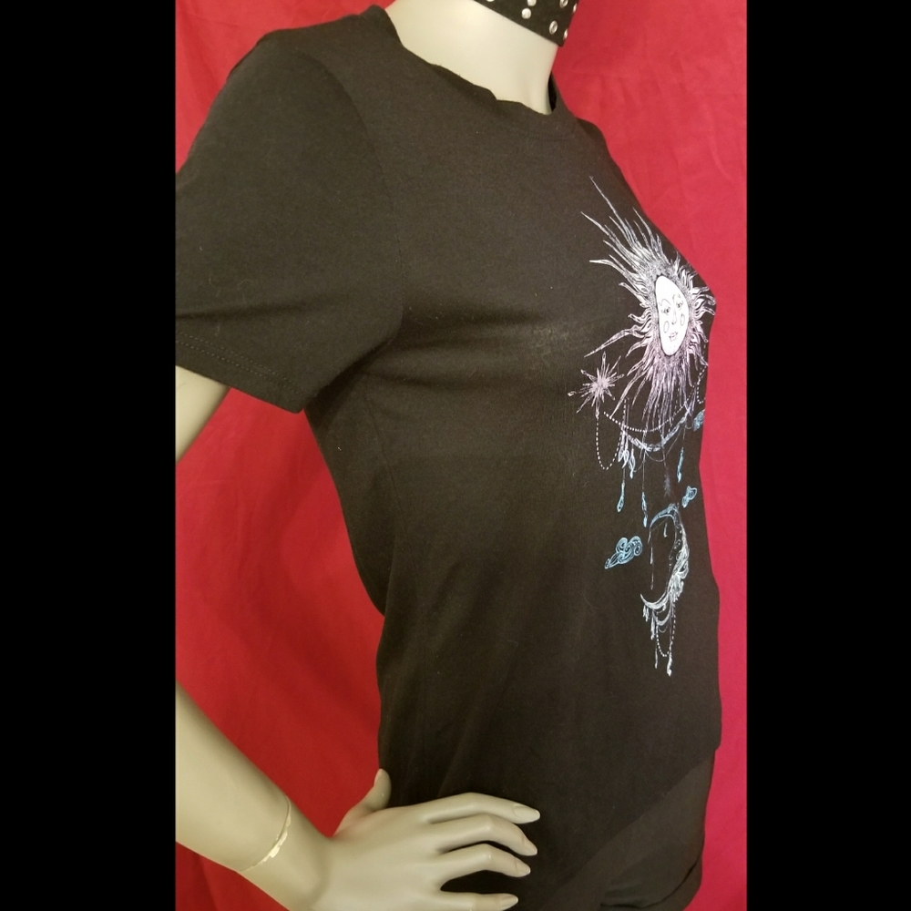 โผSOLDโผSun and Moon Graphic Tee - Picture 5 of 6